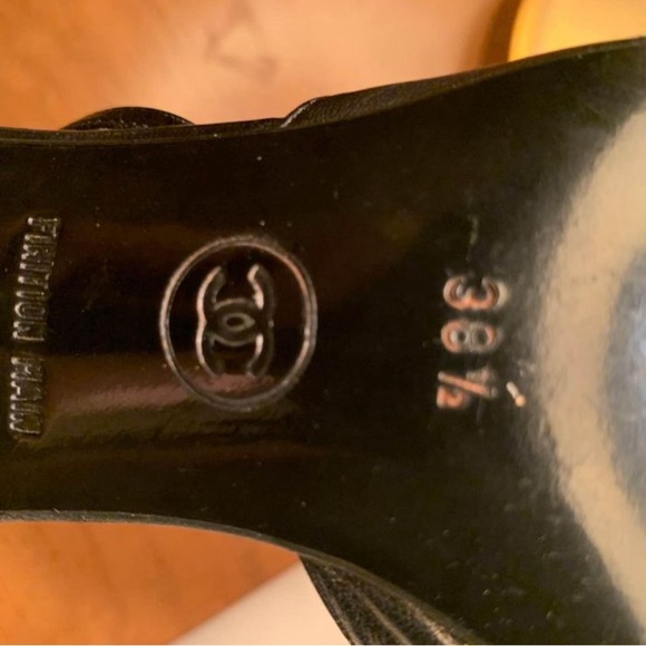 Rare Chanel T-Strap Patent Leather Toe Heels size 8.5 - Picture 5 of 5